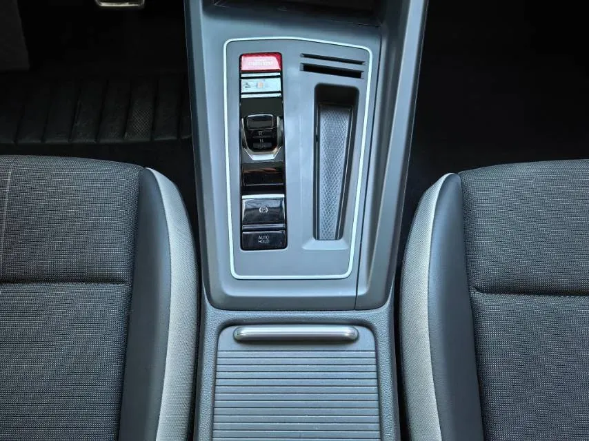 2023 Volkswagen Golf 1.4T 150HP L4 7DCT,autocango,china used car exporter,china ev exporter,chinese used car exporter,chinese used ev exporter