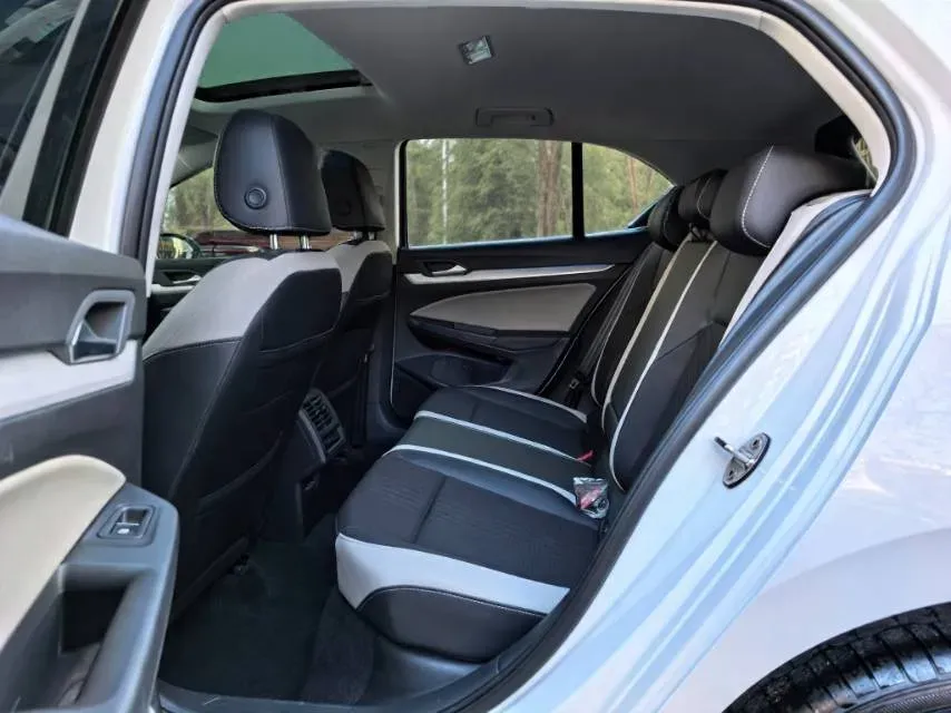 2023 Volkswagen Golf 1.4T 150HP L4 7DCT,autocango,china used car exporter,china ev exporter,chinese used car exporter,chinese used ev exporter