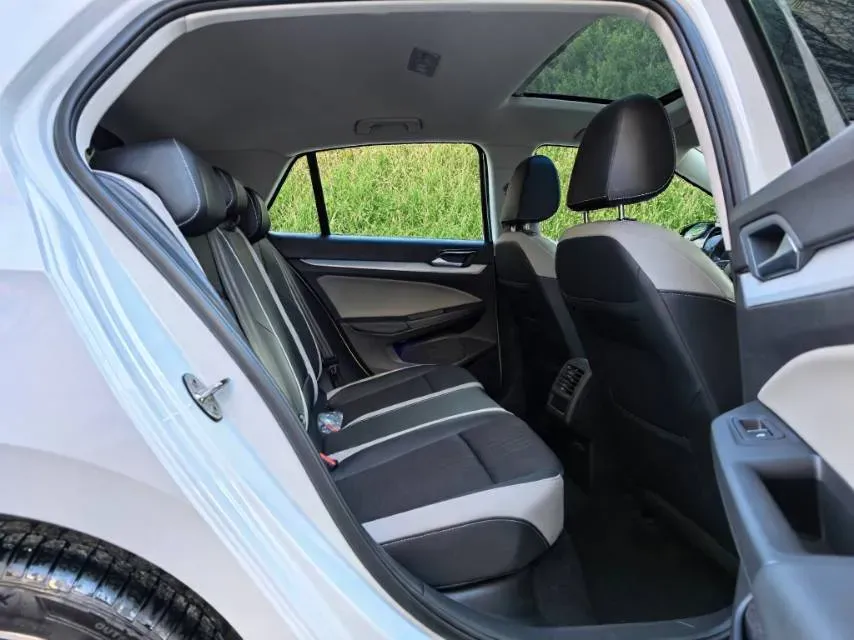 2023 Volkswagen Golf 1.4T 150HP L4 7DCT,autocango,china used car exporter,china ev exporter,chinese used car exporter,chinese used ev exporter