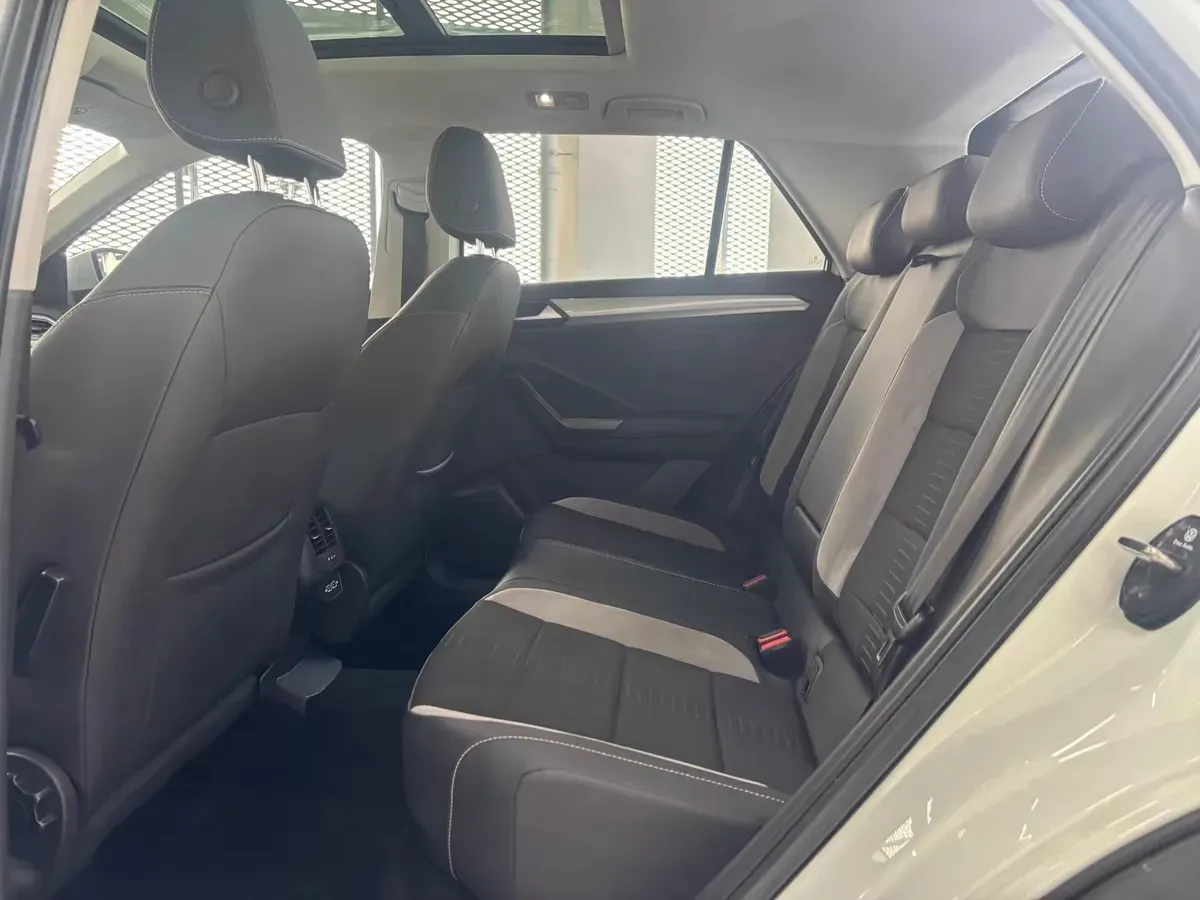 2022 Volkswagen T-Roc 1.4T 150HP L4 7DCT,autocango,china used car exporter,china ev exporter,chinese used car exporter,chinese used ev exporter