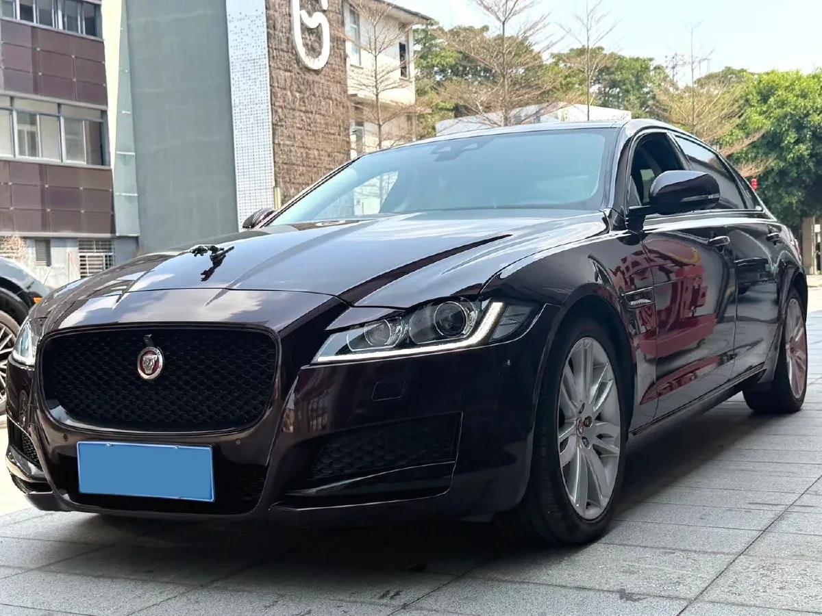 2020 Jaguar XFL 2.0T 200HP L4 8AT,autocango,china used car exporter,china ev exporter,chinese used car exporter,chinese used ev exporter