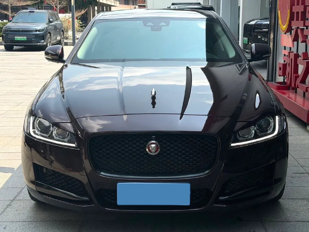 2020 Jaguar XFL 2.0T 200HP L4 8AT,autocango,china used car exporter,china ev exporter,chinese used car exporter,chinese used ev exporter