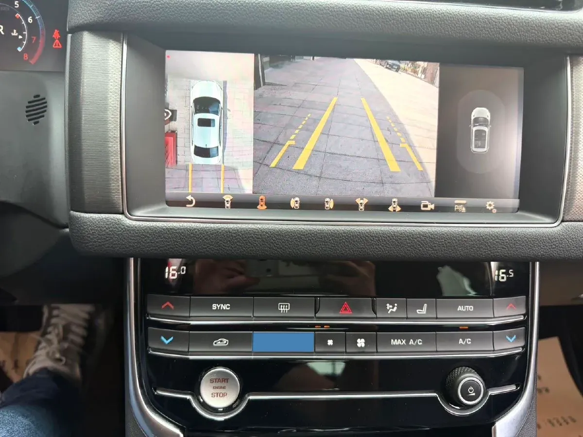 2020 Jaguar XFL 2.0T 200HP L4 8AT,autocango,china used car exporter,china ev exporter,chinese used car exporter,chinese used ev exporter