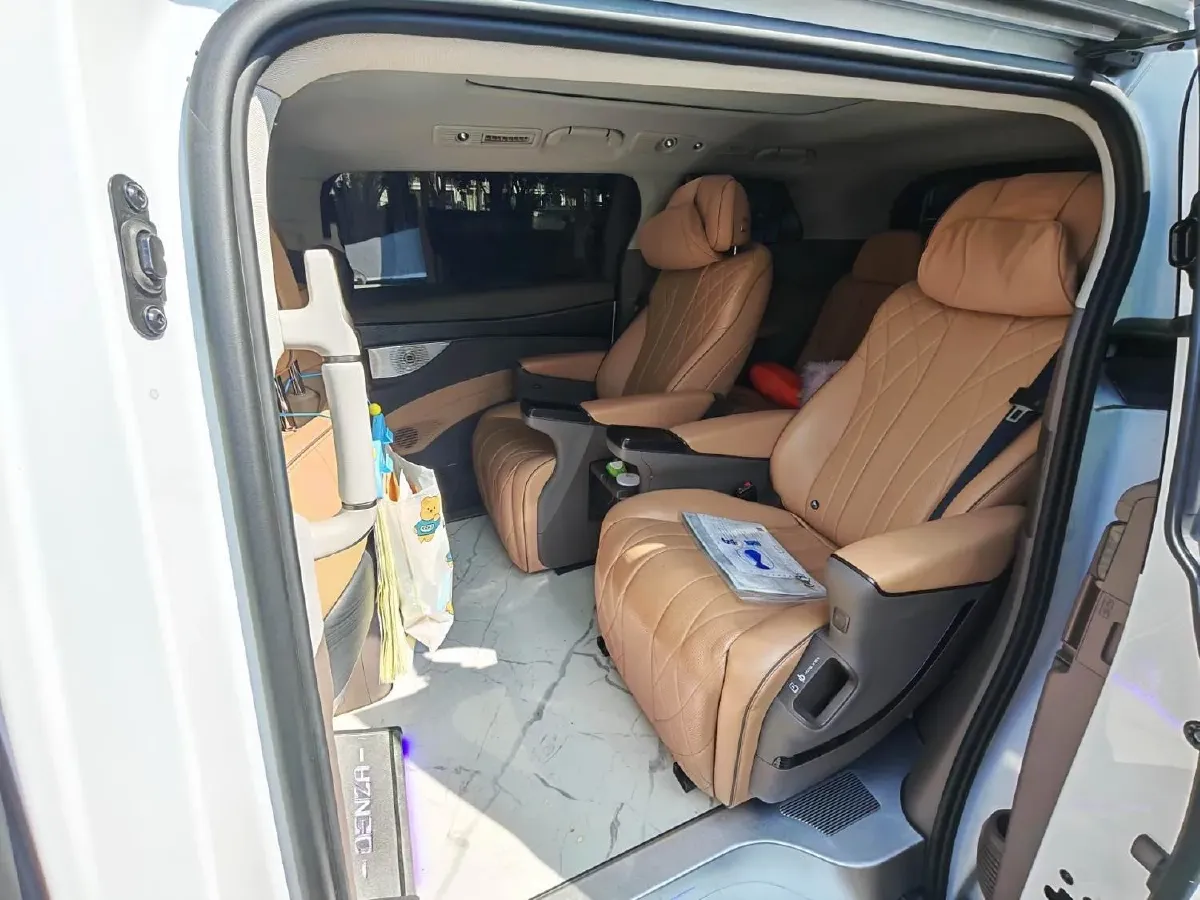 2022 HongQi HS7 3.0T 337HP V6 8AT,autocango,china used car exporter,china ev exporter,chinese used car exporter,chinese used ev exporter