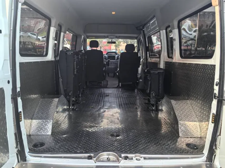 2019 MAXUS XinTu V80 2.0T 139HP L4 6MT,autocango,china used car exporter,china ev exporter,chinese used car exporter,chinese used ev exporter