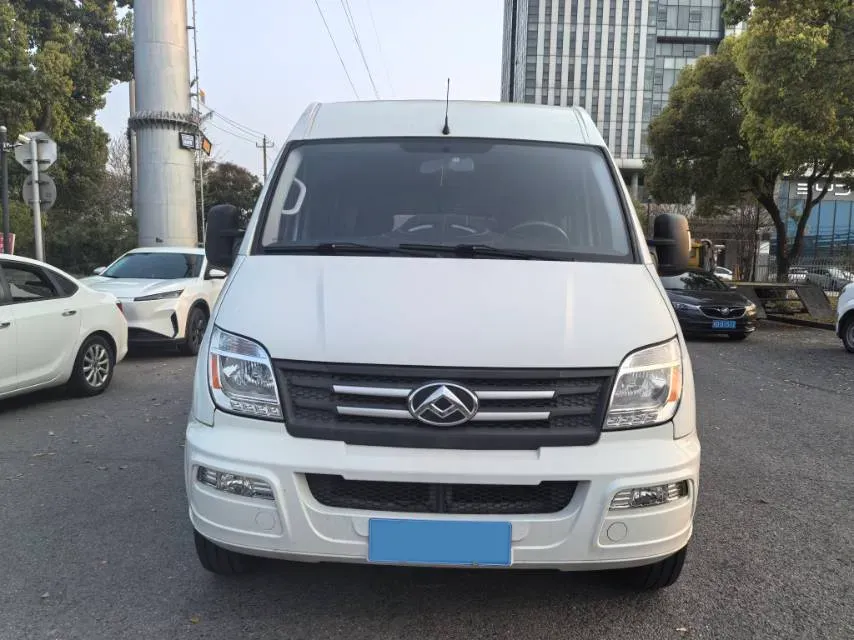 2019 MAXUS XinTu V80 2.0T 139HP L4 6MT,autocango,china used car exporter,china ev exporter,chinese used car exporter,chinese used ev exporter