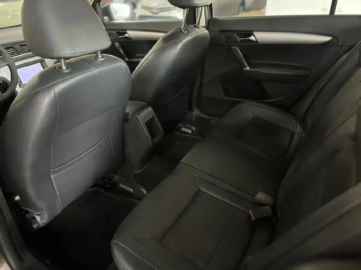 2017 Toyota Levin 1.8L 140HP L4 CVT,autocango,china used car exporter,china ev exporter,chinese used car exporter,chinese used ev exporter