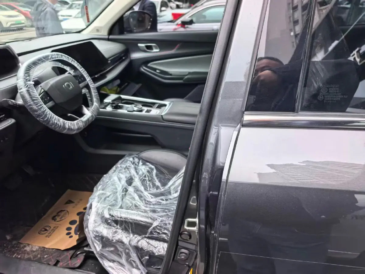 2023 Venucia VX6 BEV 62KWH,autocango,china used car exporter,china ev exporter,chinese used car exporter,chinese used ev exporter