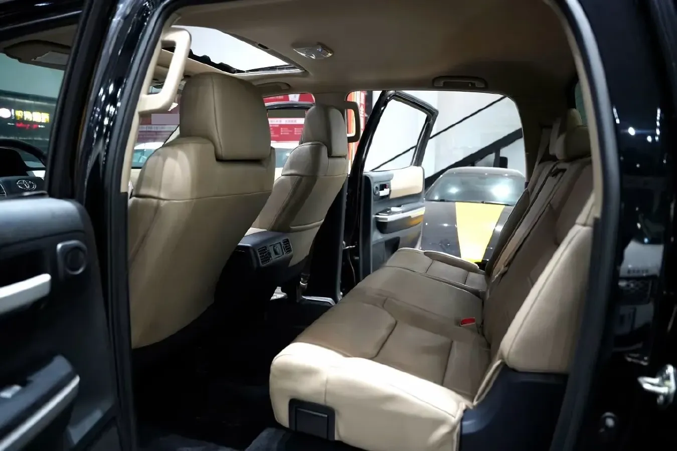 2017 Volkswagen Tiguan L 2.0T 220HP L4 7DCT,autocango,china used car exporter,china ev exporter,chinese used car exporter,chinese used ev exporter