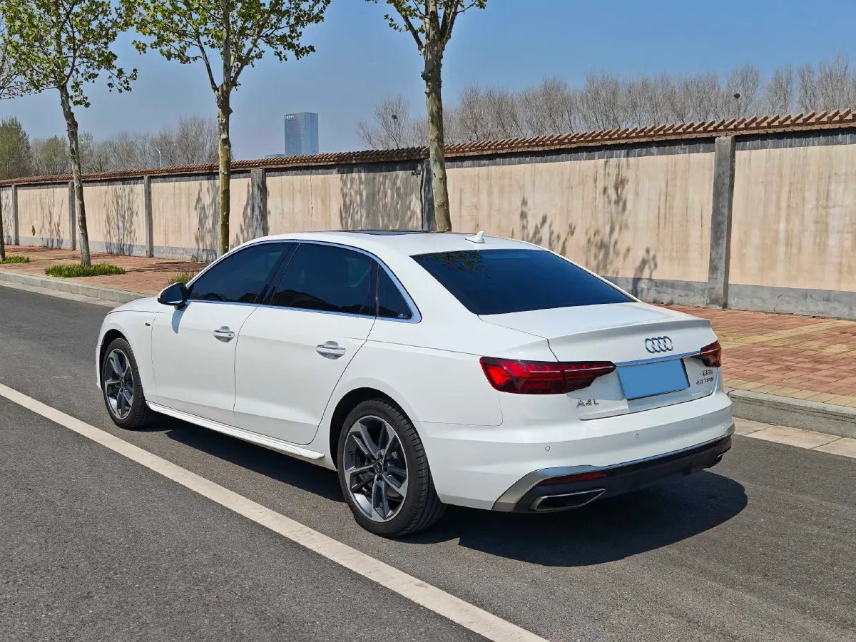 2023 Audi A4L 2.0T 190HP L4 7DCT,autocango,china used car exporter,china ev exporter,chinese used car exporter,chinese used ev exporter