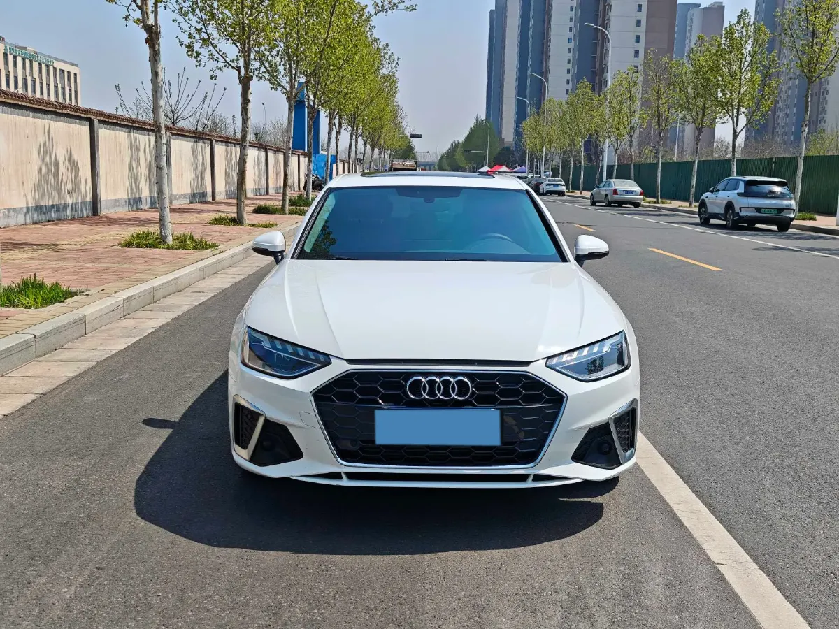 2023 Audi A4L 2.0T 190HP L4 7DCT,autocango,china used car exporter,china ev exporter,chinese used car exporter,chinese used ev exporter