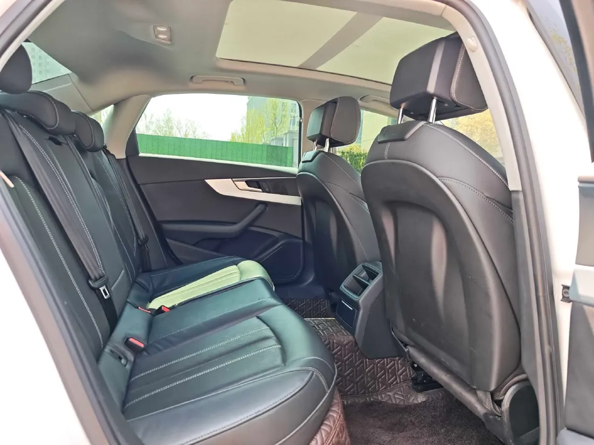 2023 Audi A4L 2.0T 190HP L4 7DCT,autocango,china used car exporter,china ev exporter,chinese used car exporter,chinese used ev exporter