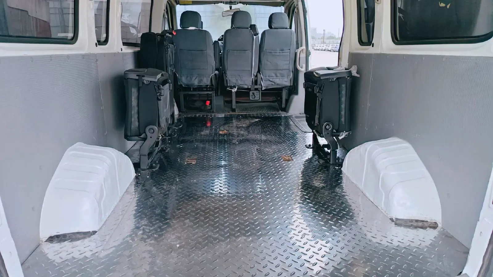 2019 MAXUS XinTu V80 2.0T 139HP L4 6MT,autocango,china used car exporter,china ev exporter,chinese used car exporter,chinese used ev exporter