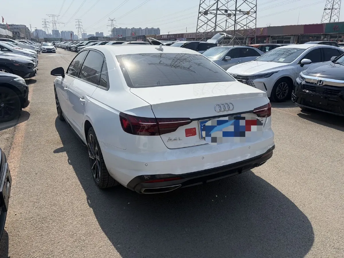 2023 Audi A4L 2.0T 190HP L4 7DCT,autocango,china used car exporter,china ev exporter,chinese used car exporter,chinese used ev exporter