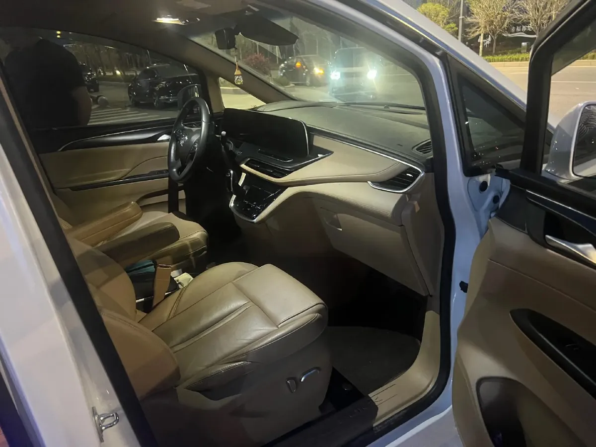 2021 Buick GL8 2.0T 237HP L4 9AT,autocango,china used car exporter,china ev exporter,chinese used car exporter,chinese used ev exporter