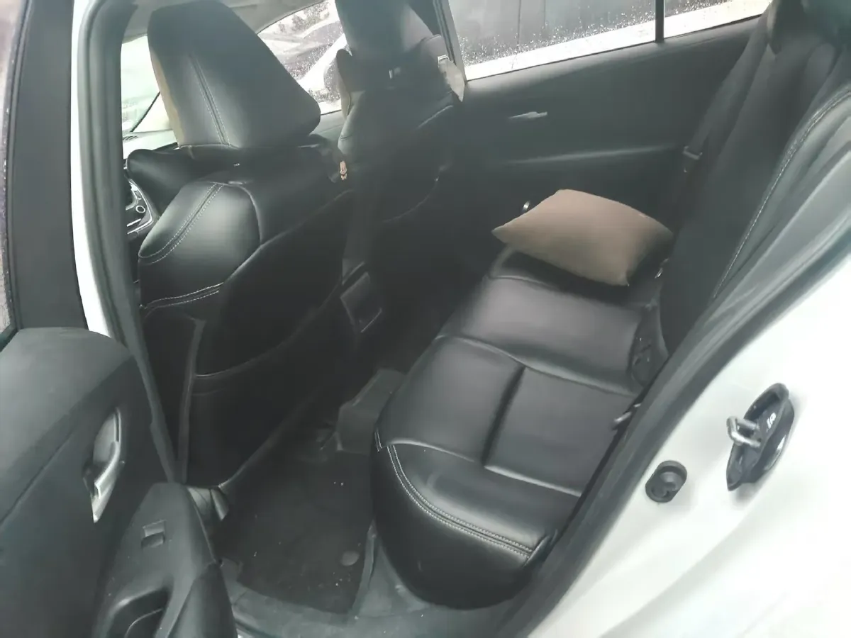 2021 Toyota Corolla 1.2T 116HP L4 CVT,autocango,china used car exporter,china ev exporter,chinese used car exporter,chinese used ev exporter