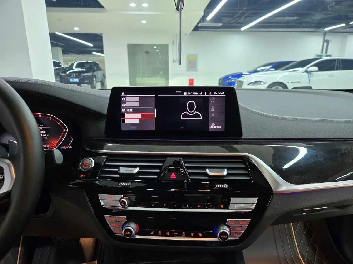 2020 BMW 5 Series 2.0T 252HP L4 8AT,autocango,china used car exporter,china ev exporter,chinese used car exporter,chinese used ev exporter