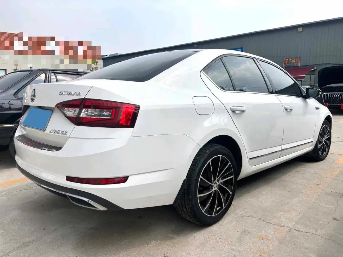 2018 Skoda Octavia 1.4T 150HP L4 7DCT,autocango,china used car exporter,china ev exporter,chinese used car exporter,chinese used ev exporter