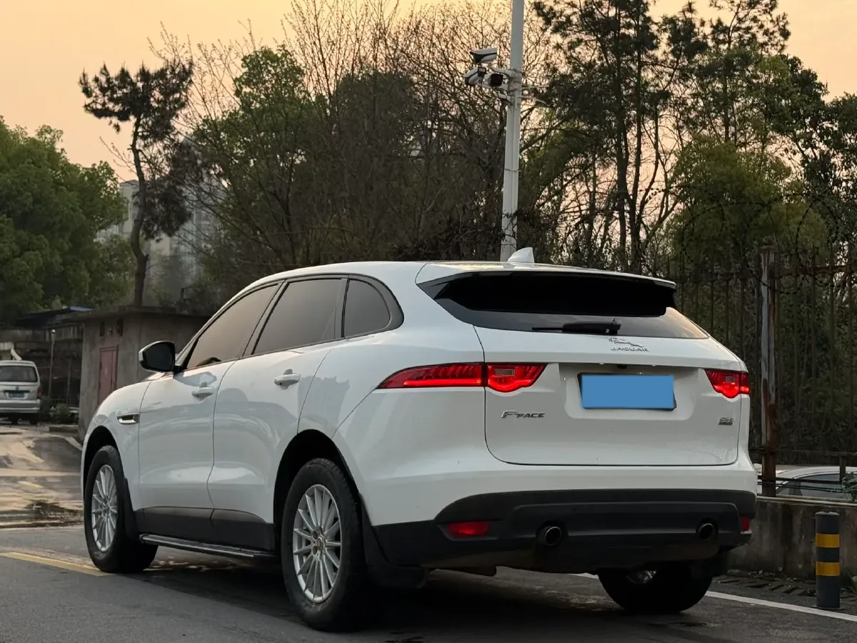 2018 Jaguar F-PACE 2.0T 250HP L4 8AT,autocango,china used car exporter,china ev exporter,chinese used car exporter,chinese used ev exporter