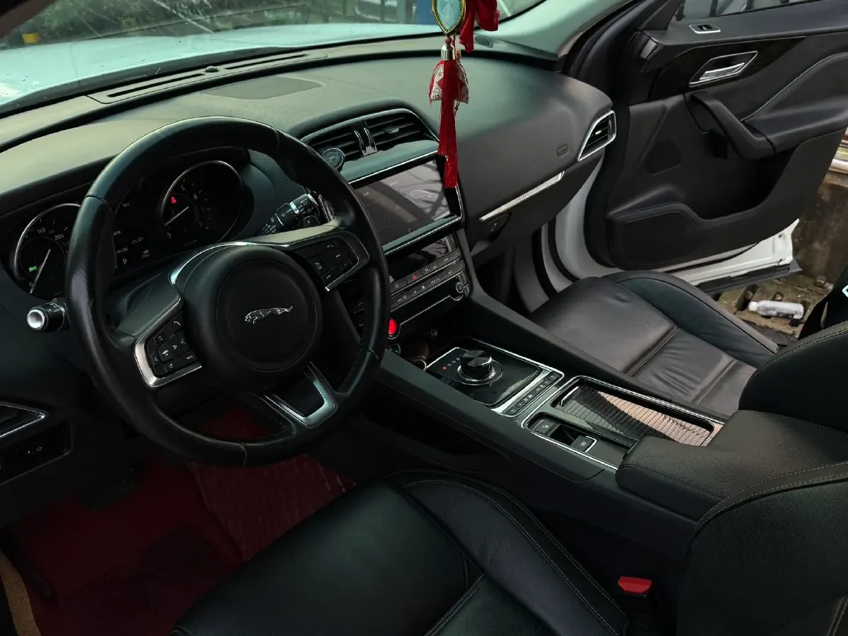 2018 Jaguar F-PACE 2.0T 250HP L4 8AT,autocango,china used car exporter,china ev exporter,chinese used car exporter,chinese used ev exporter