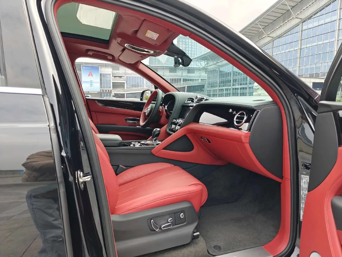 2021 Bentley Bentayga 4.0T 550HP V8 8AT,autocango,china used car exporter,china ev exporter,chinese used car exporter,chinese used ev exporter
