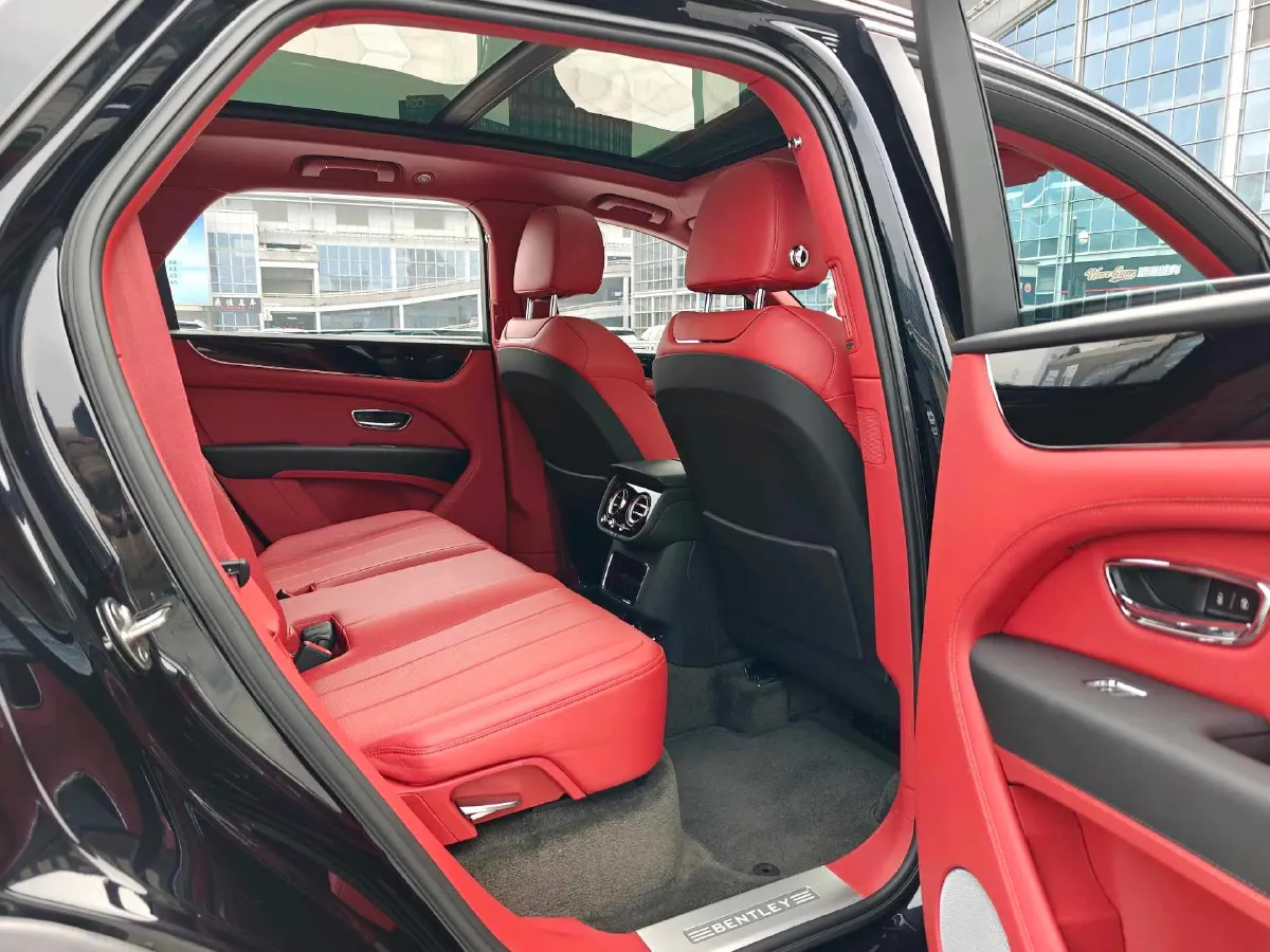 2021 Bentley Bentayga 4.0T 550HP V8 8AT,autocango,china used car exporter,china ev exporter,chinese used car exporter,chinese used ev exporter