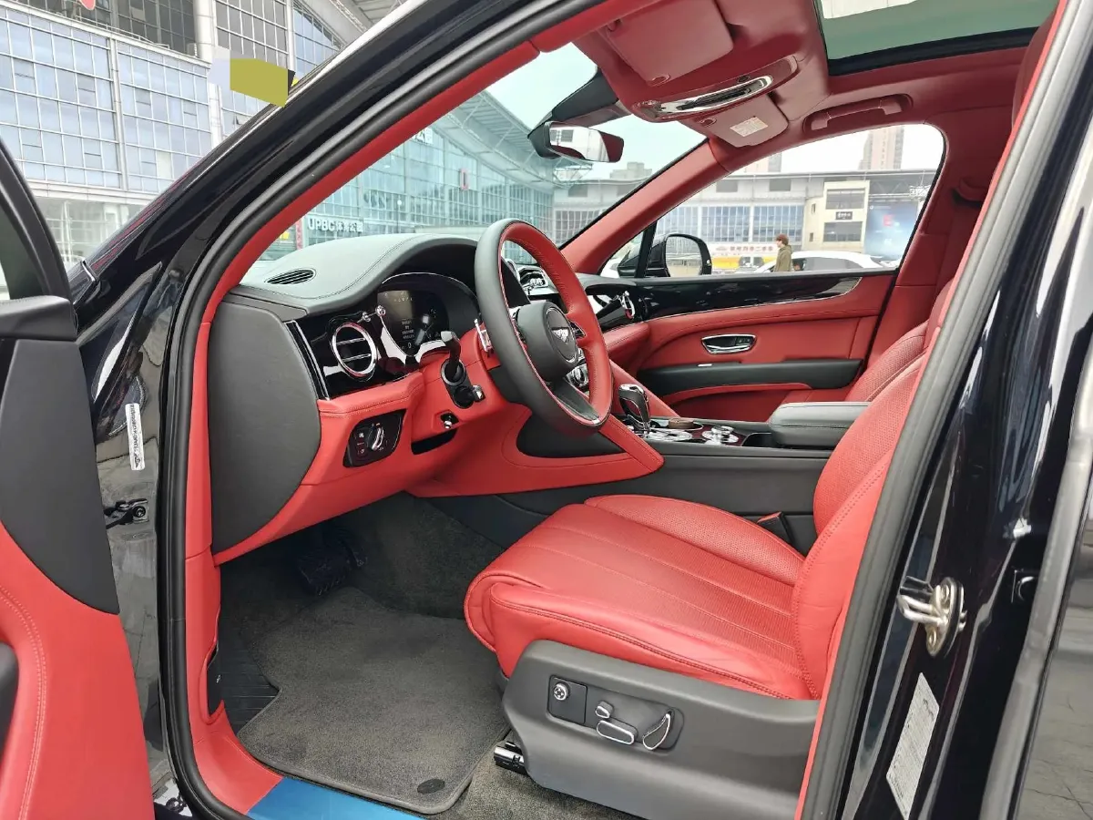 2021 Bentley Bentayga 4.0T 550HP V8 8AT,autocango,china used car exporter,china ev exporter,chinese used car exporter,chinese used ev exporter