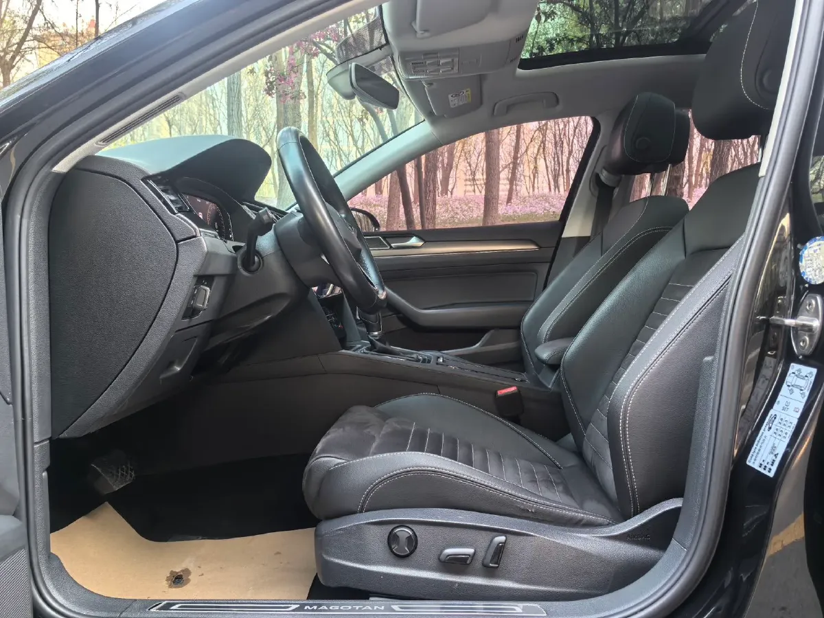 2020 Volkswagen Magotan 2.0T 186HP L4 7DCT,autocango,china used car exporter,china ev exporter,chinese used car exporter,chinese used ev exporter