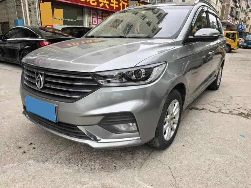 2018 BaoJun 530 1.5T 150HP L4 6MT,autocango,china used car exporter,china ev exporter,chinese used car exporter,chinese used ev exporter