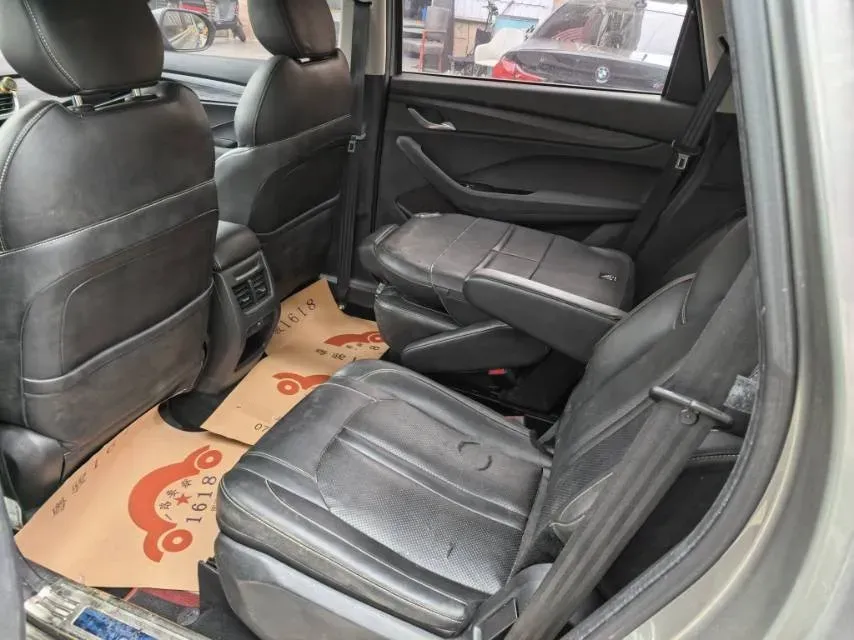 2018 BaoJun 530 1.5T 150HP L4 6MT,autocango,china used car exporter,china ev exporter,chinese used car exporter,chinese used ev exporter