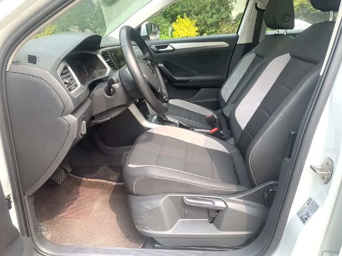 2022 Volkswagen T-Roc 1.4T 150HP L4 7DCT,autocango,china used car exporter,china ev exporter,chinese used car exporter,chinese used ev exporter