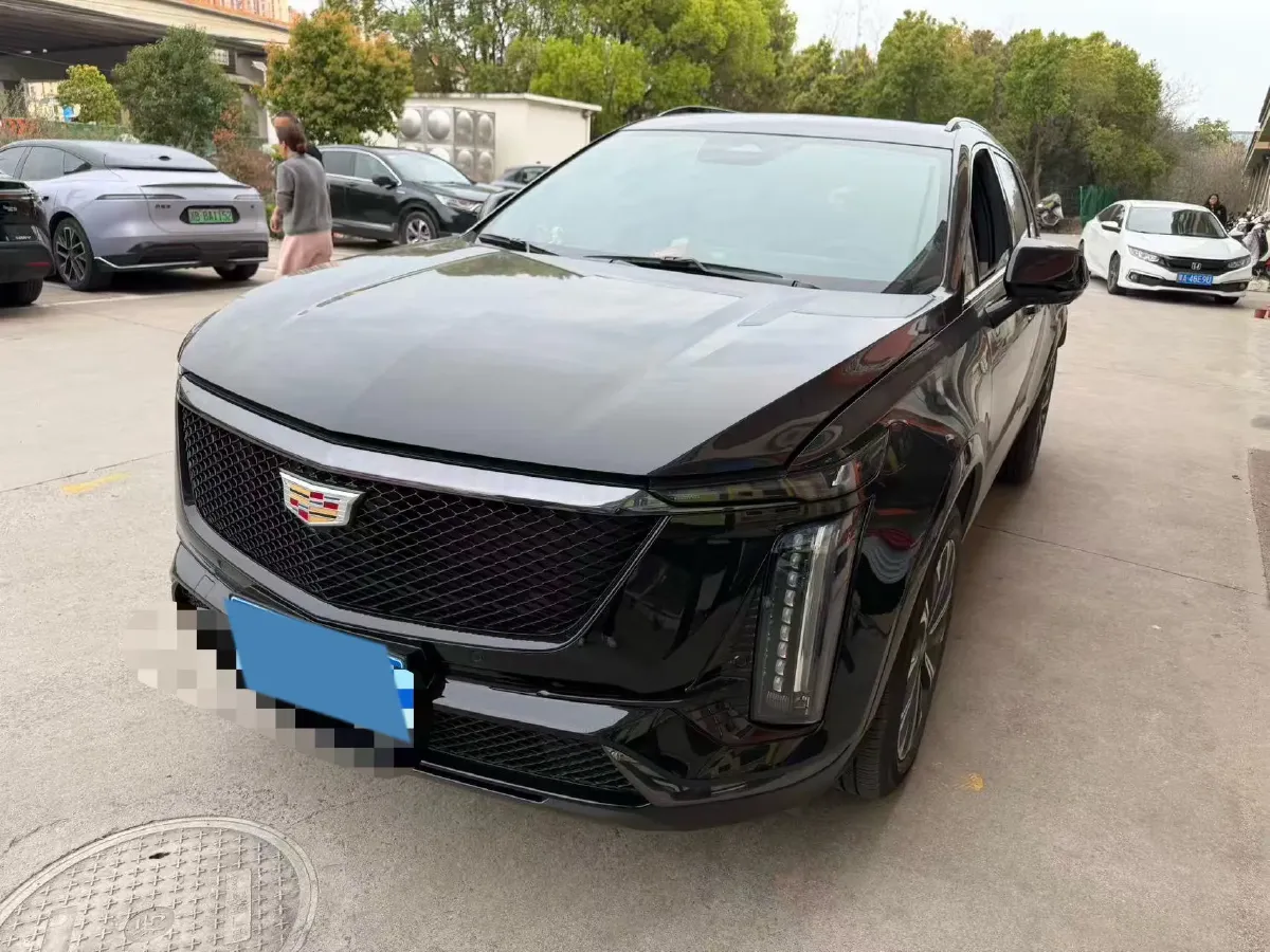 2025 Cadillac XT5 2.0T 237HP L4 9AT,autocango,china used car exporter,china ev exporter,chinese used car exporter,chinese used ev exporter