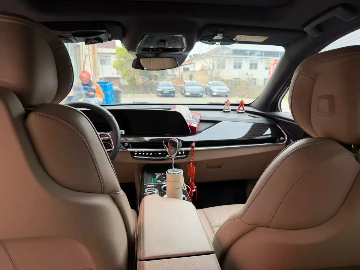 2025 Cadillac XT5 2.0T 237HP L4 9AT,autocango,china used car exporter,china ev exporter,chinese used car exporter,chinese used ev exporter