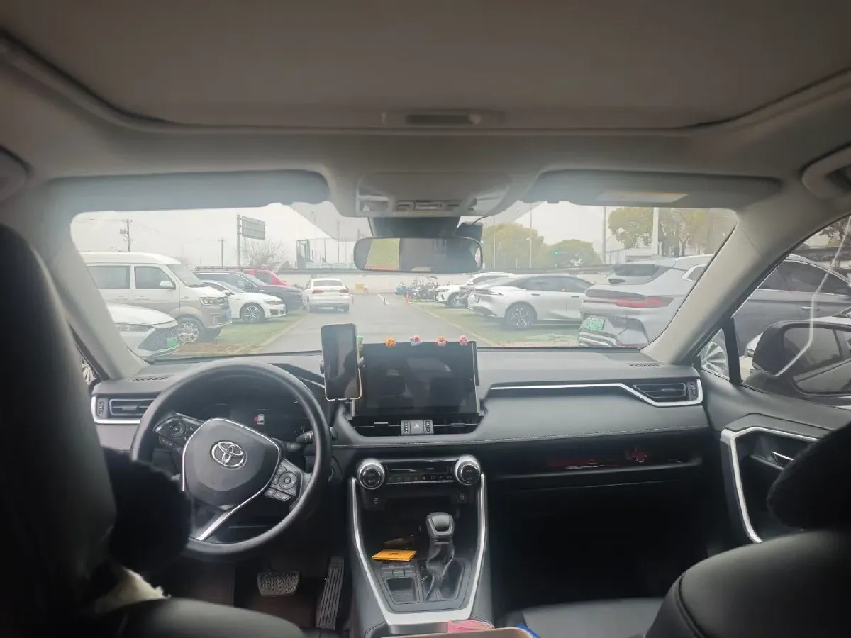 2022 Toyota RAV4 2.0L 171HP L4 CVT,autocango,china used car exporter,china ev exporter,chinese used car exporter,chinese used ev exporter