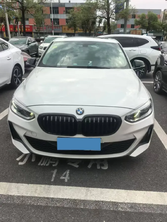 2022 BMW 1 Series 1.5T 140HP L3 7DCT,autocango,china used car exporter,china ev exporter,chinese used car exporter,chinese used ev exporter