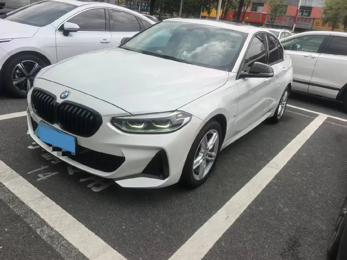 2022 BMW 1 Series 1.5T 140HP L3 7DCT,autocango,china used car exporter,china ev exporter,chinese used car exporter,chinese used ev exporter