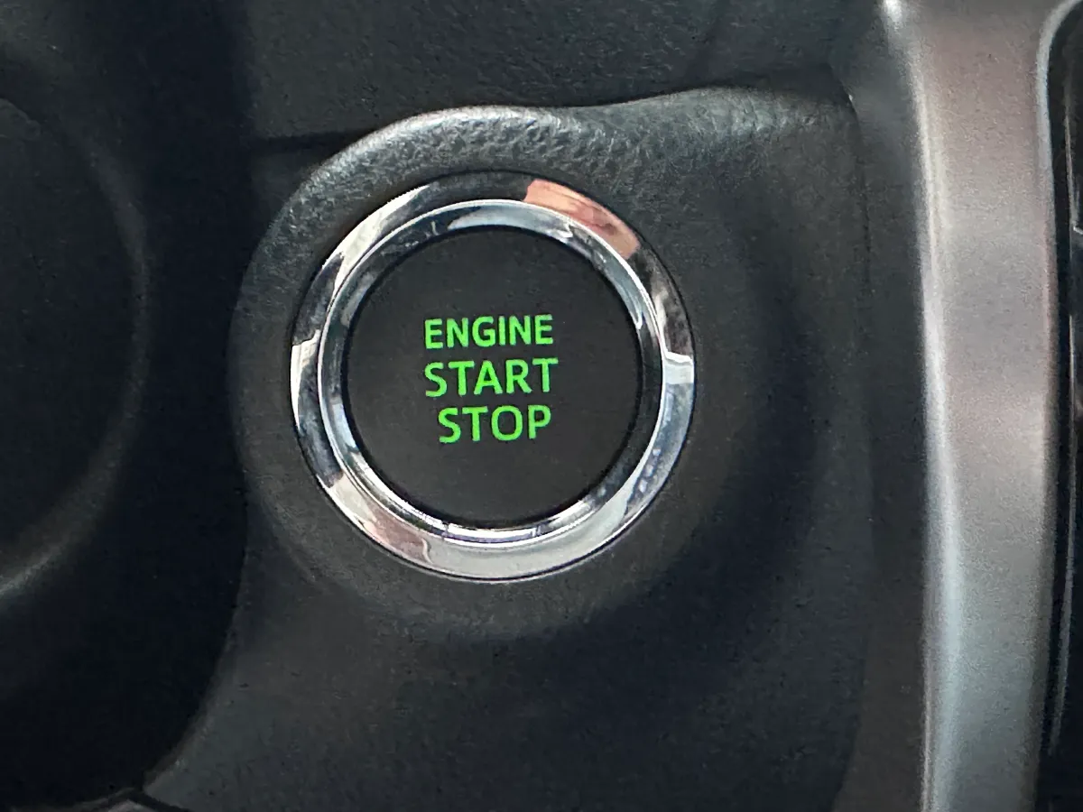 2022 Toyota Yaris L 1.5L 112HP L4 CVT,autocango,china used car exporter,china ev exporter,chinese used car exporter,chinese used ev exporter