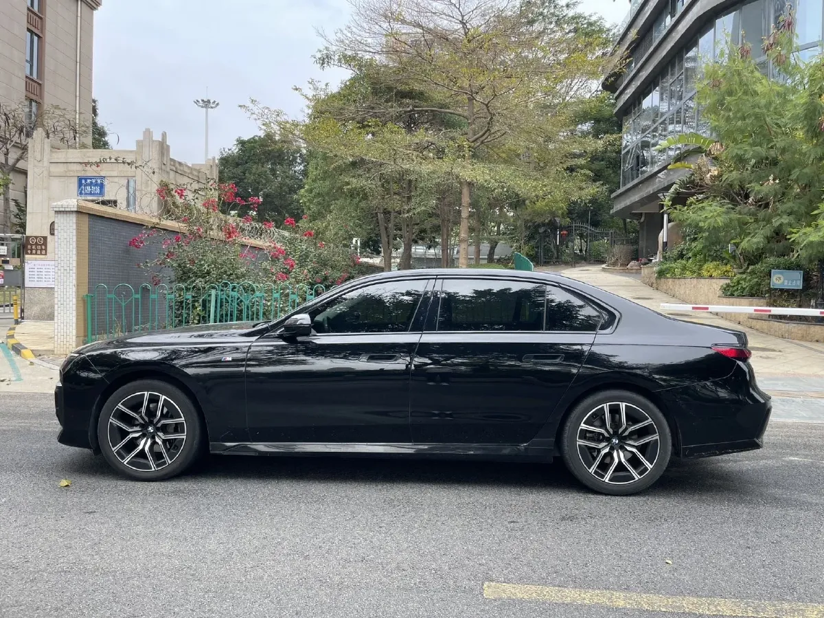 2023 BMW 7 Series 3.0T 272HP L6 8AT,autocango,china used car exporter,china ev exporter,chinese used car exporter,chinese used ev exporter