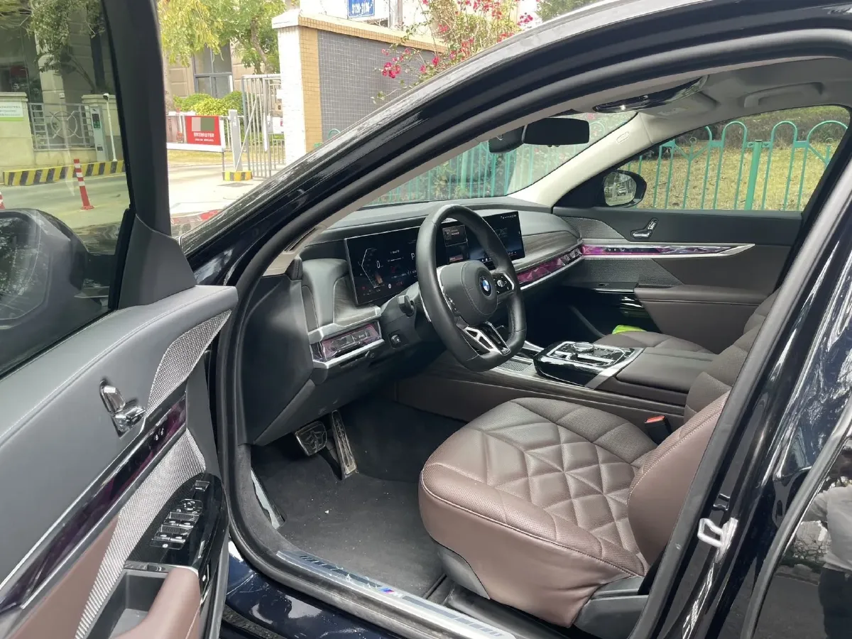 2023 BMW 7 Series 3.0T 272HP L6 8AT,autocango,china used car exporter,china ev exporter,chinese used car exporter,chinese used ev exporter