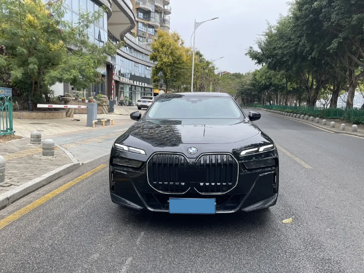 2023 BMW 7 Series 3.0T 272HP L6 8AT,autocango,china used car exporter,china ev exporter,chinese used car exporter,chinese used ev exporter