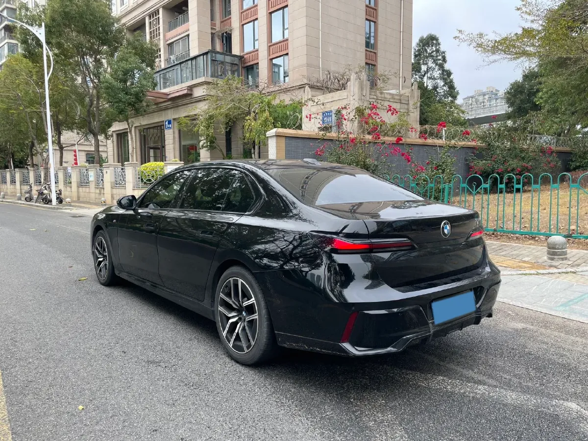 2023 BMW 7 Series 3.0T 272HP L6 8AT,autocango,china used car exporter,china ev exporter,chinese used car exporter,chinese used ev exporter