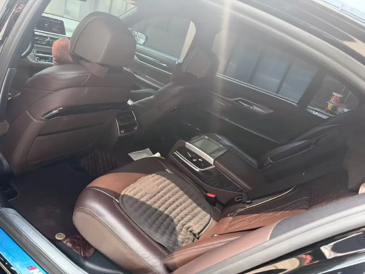 2019 BMW 7 Series 2.0T 265HP L4 8AT,autocango,china used car exporter,china ev exporter,chinese used car exporter,chinese used ev exporter