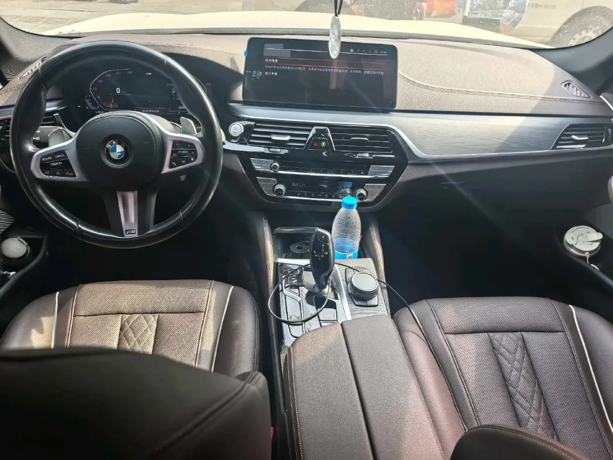 2021 BMW 5 Series 2.0T 252HP L4 8AT,autocango,china used car exporter,china ev exporter,chinese used car exporter,chinese used ev exporter