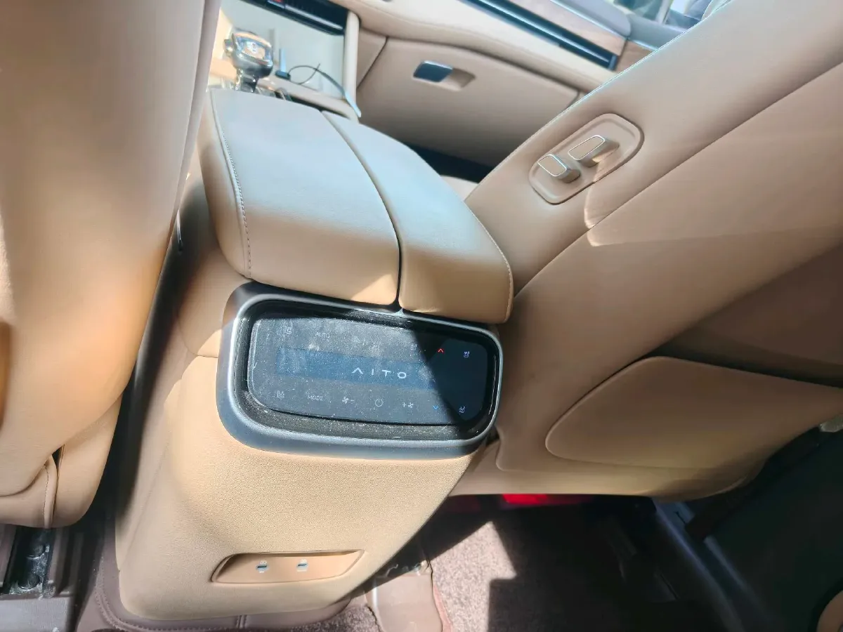 2024 AITO AITO M7 1.5T 152HP L4 REEV 38.5KWH,autocango,china used car exporter,china ev exporter,chinese used car exporter,chinese used ev exporter