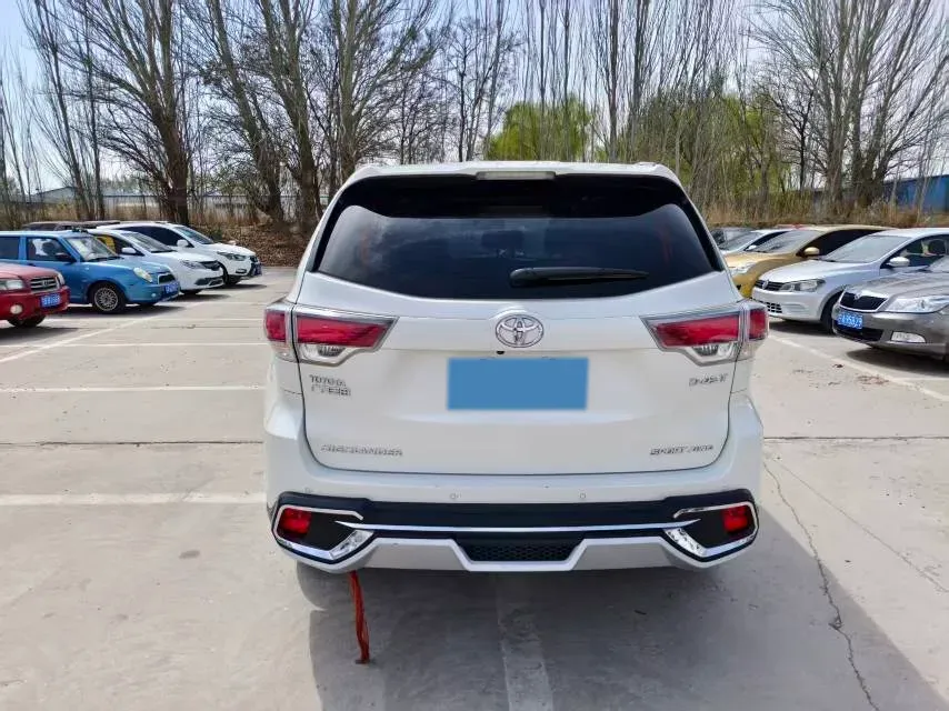 2017 Toyota Highlander 2.0T 220HP L4 6AT,autocango,china used car exporter,china ev exporter,chinese used car exporter,chinese used ev exporter
