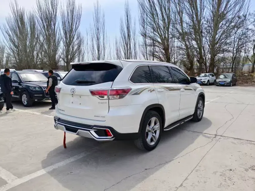 2017 Toyota Highlander 2.0T 220HP L4 6AT,autocango,china used car exporter,china ev exporter,chinese used car exporter,chinese used ev exporter