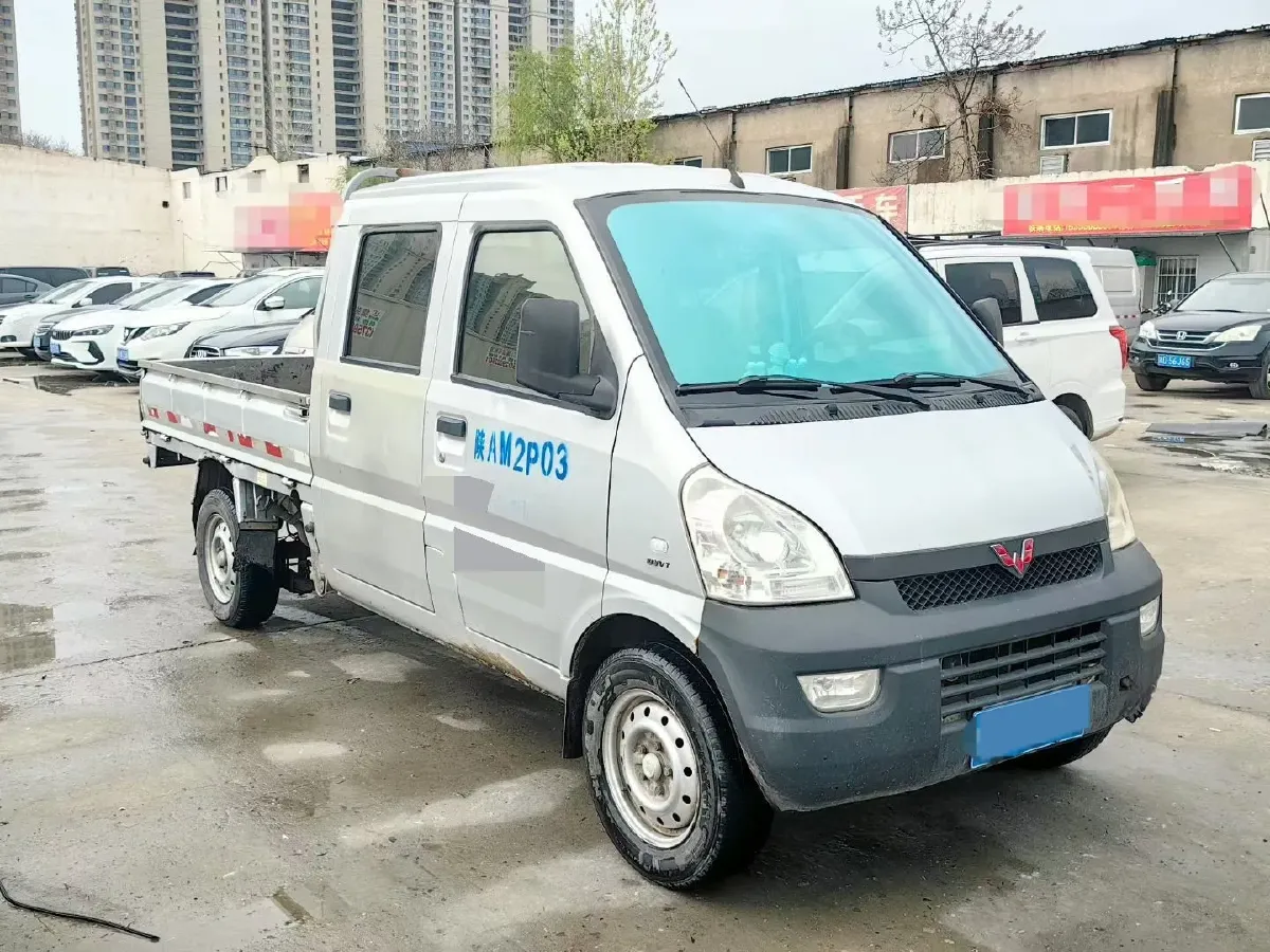 2015 WuLing RongGuang V 1.5L 112HP L4 5MT,autocango,china used car exporter,china ev exporter,chinese used car exporter,chinese used ev exporter