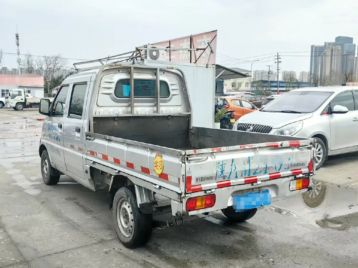 2015 WuLing RongGuang V 1.5L 112HP L4 5MT,autocango,china used car exporter,china ev exporter,chinese used car exporter,chinese used ev exporter