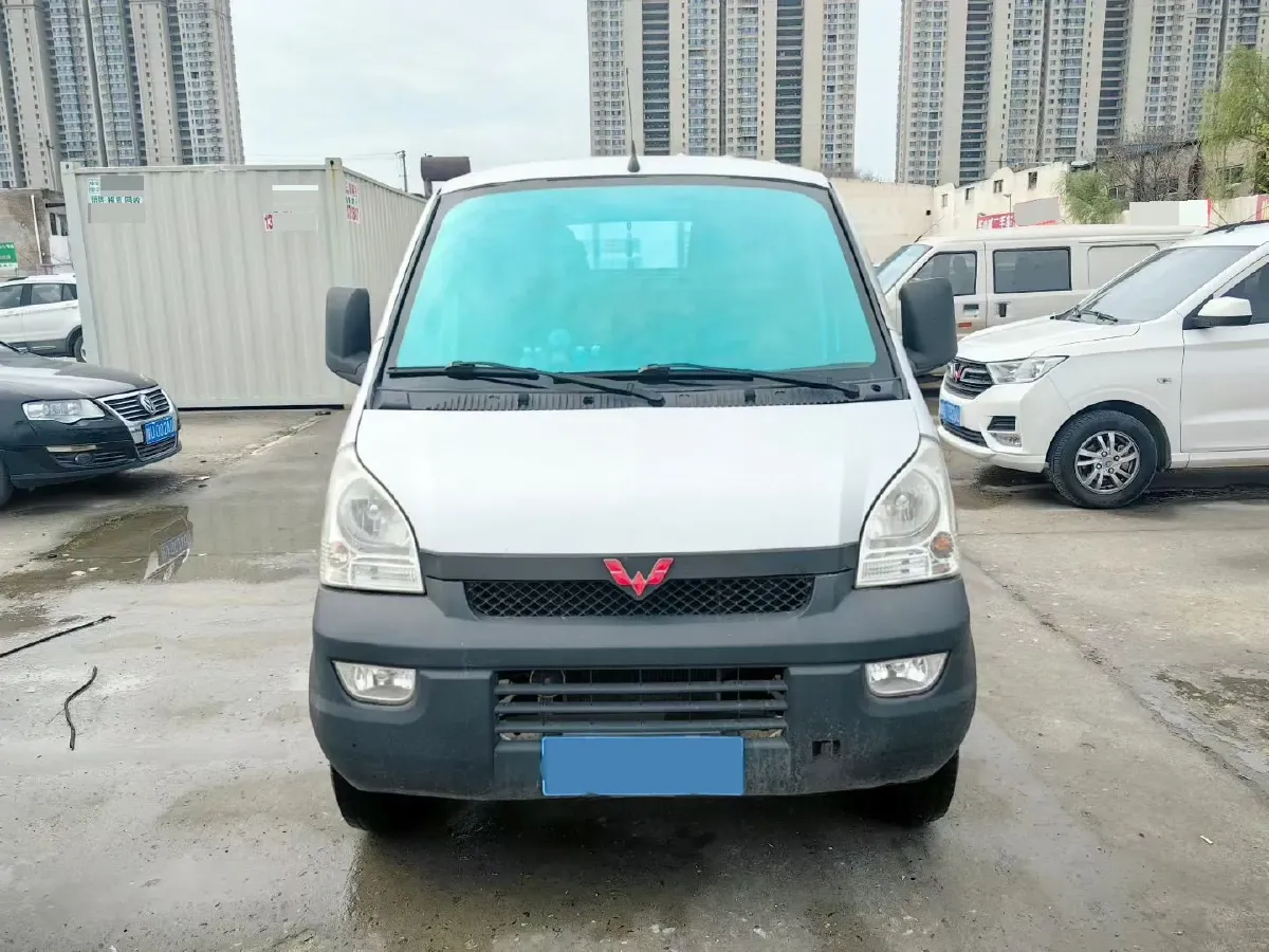 2015 WuLing RongGuang V 1.5L 112HP L4 5MT,autocango,china used car exporter,china ev exporter,chinese used car exporter,chinese used ev exporter