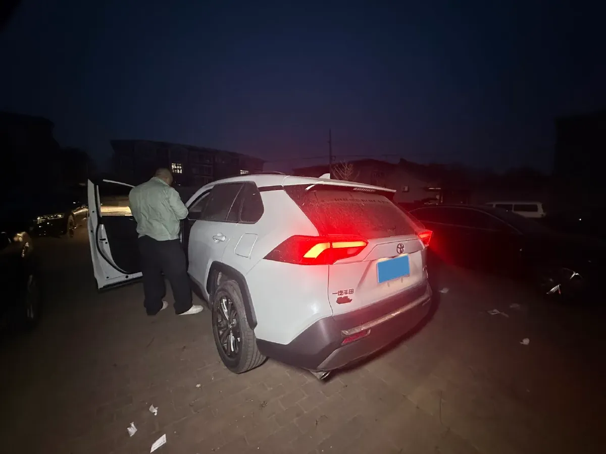 2023 Toyota RAV4 2.0L 171HP L4 CVT,autocango,china used car exporter,china ev exporter,chinese used car exporter,chinese used ev exporter